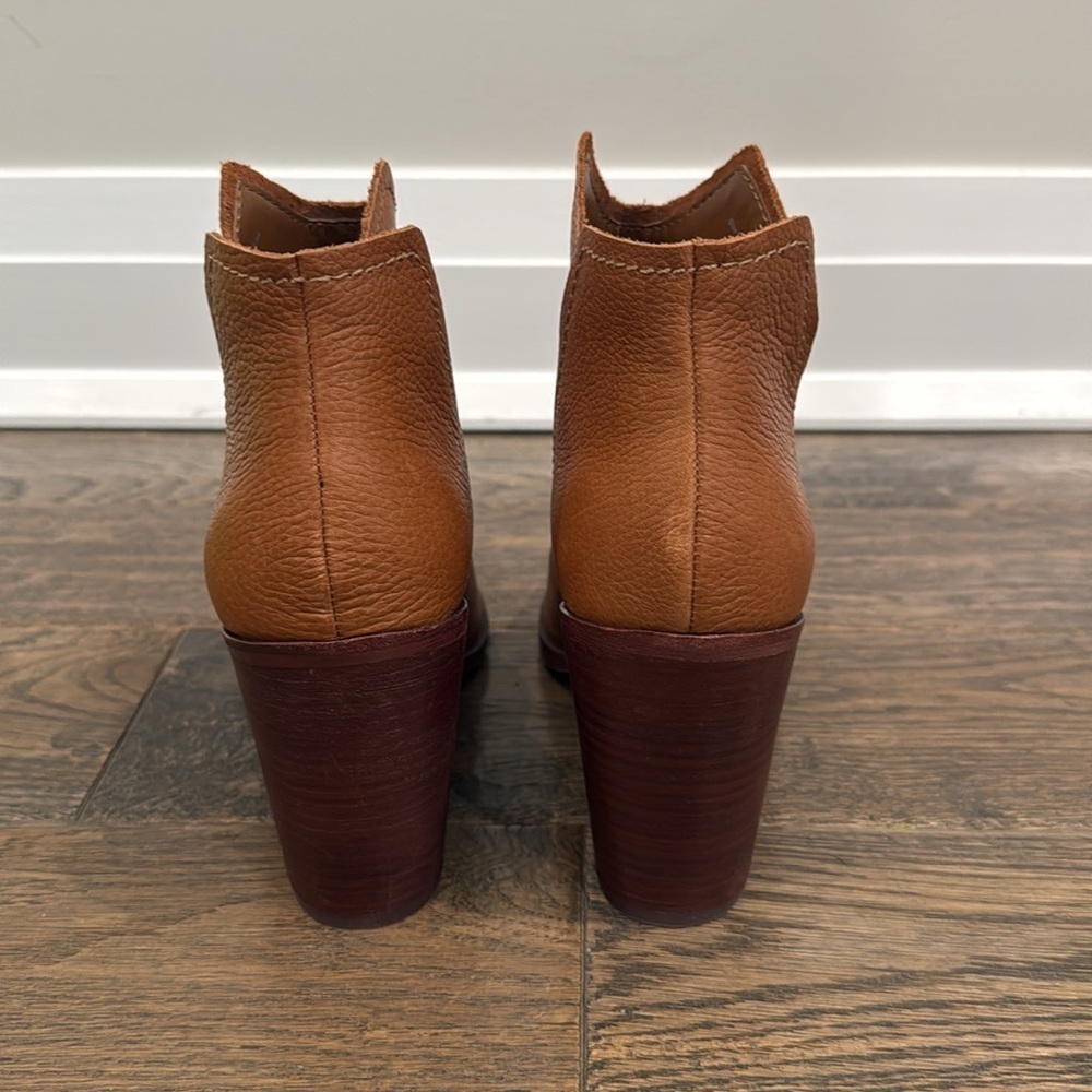 Dolce Vita Shep Bootie Soft Brown Leather Chunky Heel Sleek Classy Ankle… - Picture 4 of 6